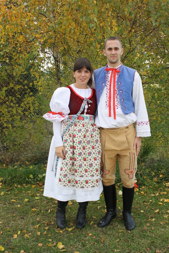 b) Mladé hody 19.10.2013